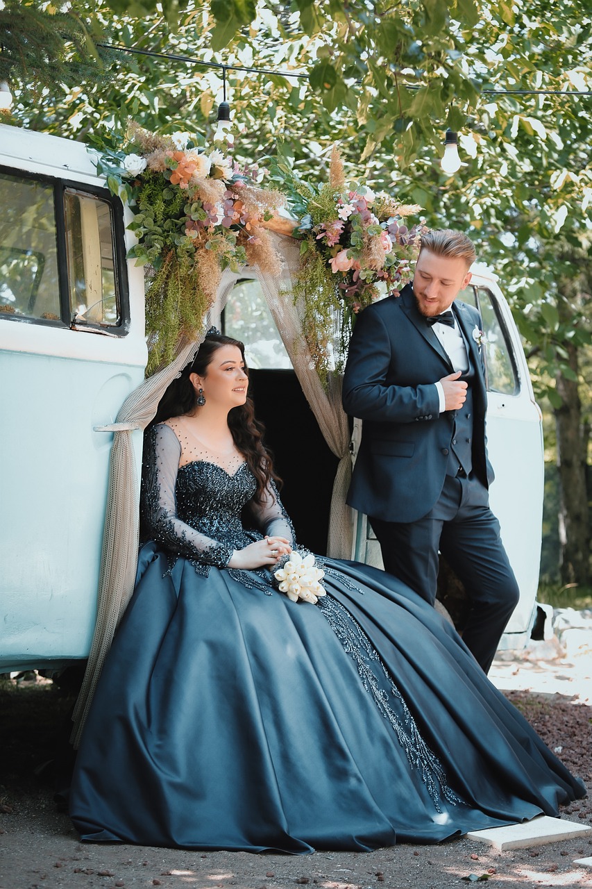 newlyweds-7430219_1280